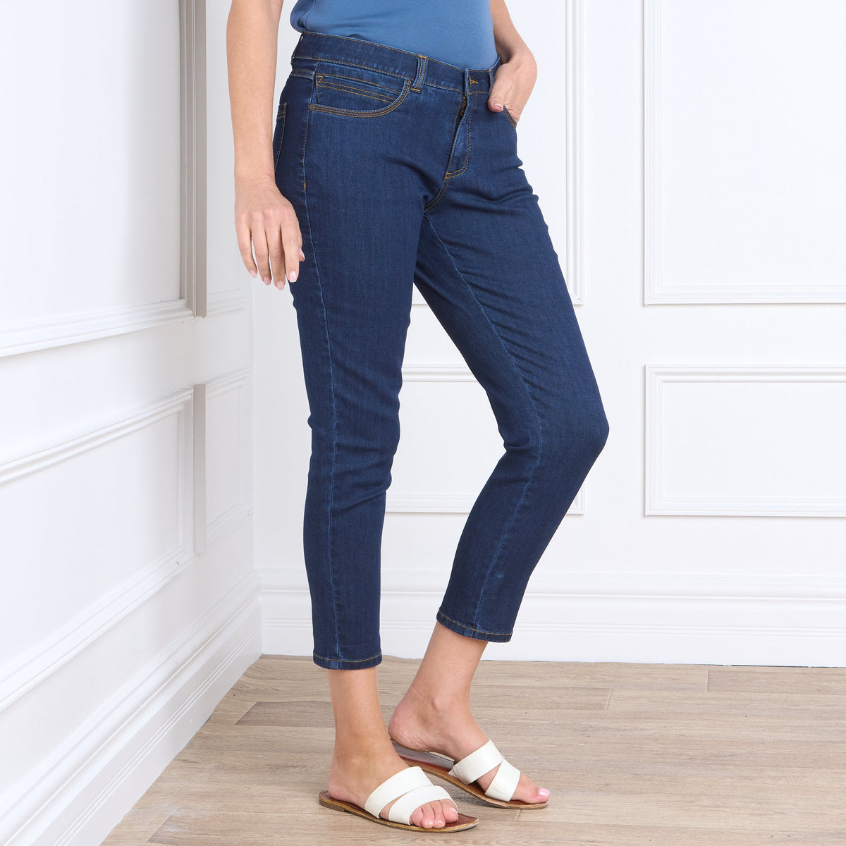 Signature Slimming Shaped Fit Ankle Jean