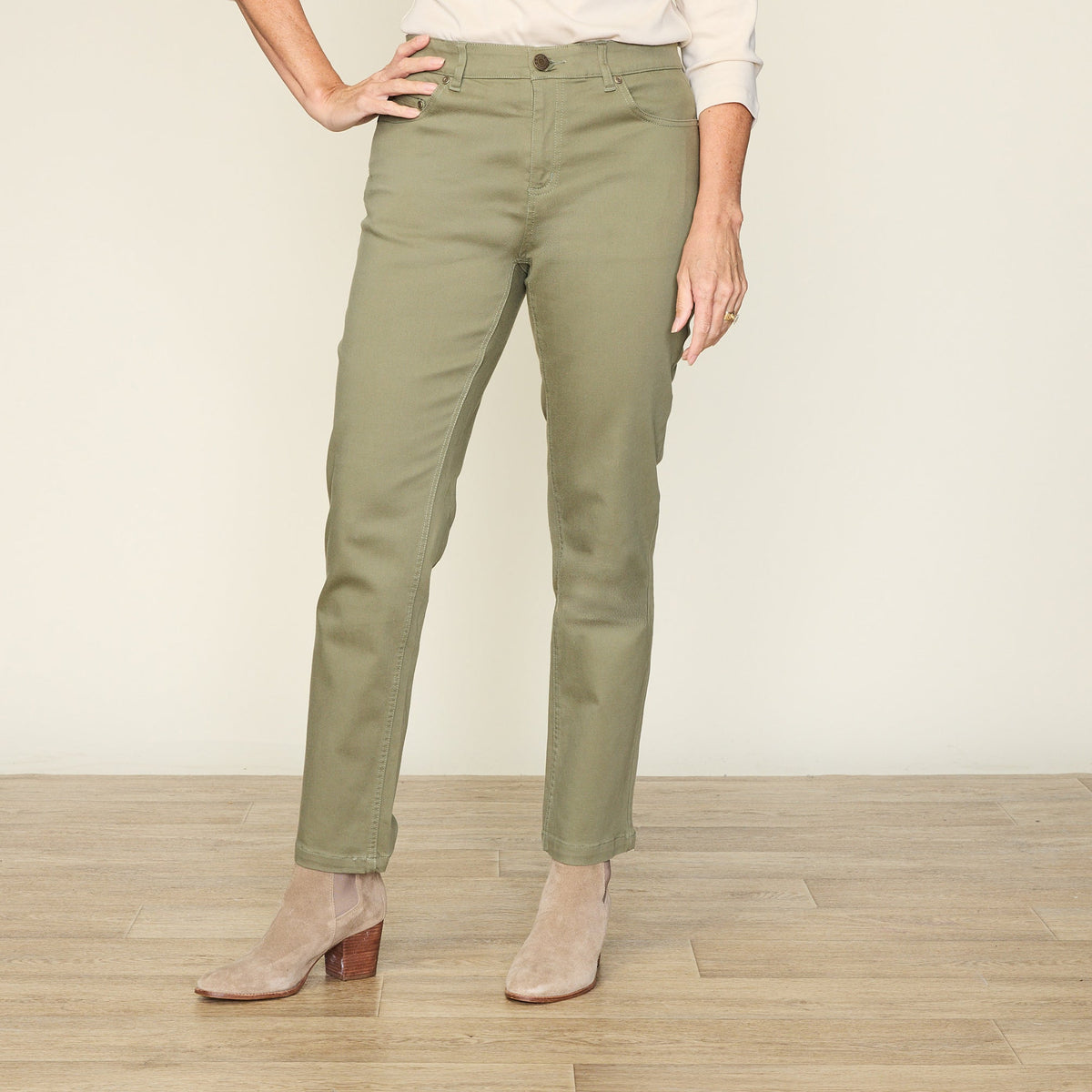 Shaped Fit Straight Leg Colored Denim Pant