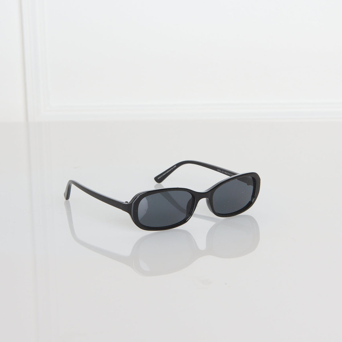 Black Oval Frame Sunglasses