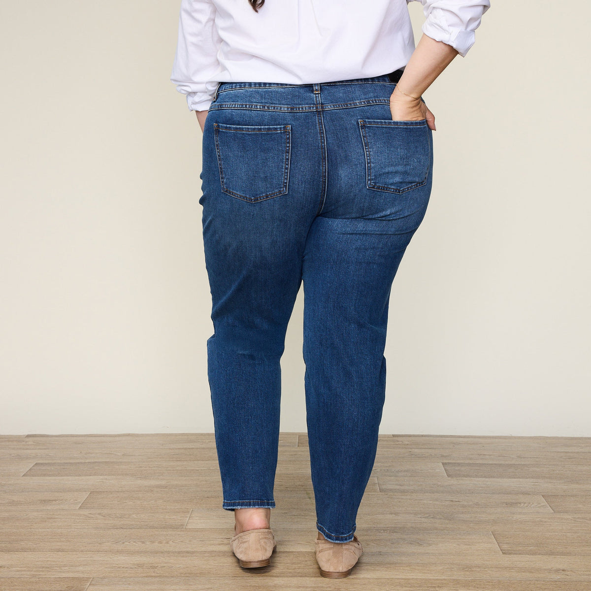 Studio Essentials Refined Fit Tapered Leg Jean - Dark Wash