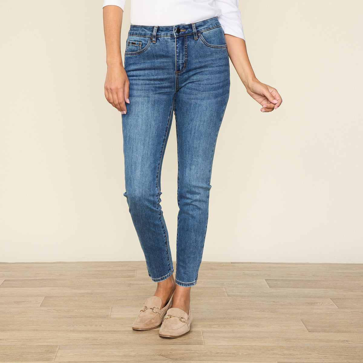 Studio Essentials Refined Fit Tapered Leg Jean - Vintage Wash