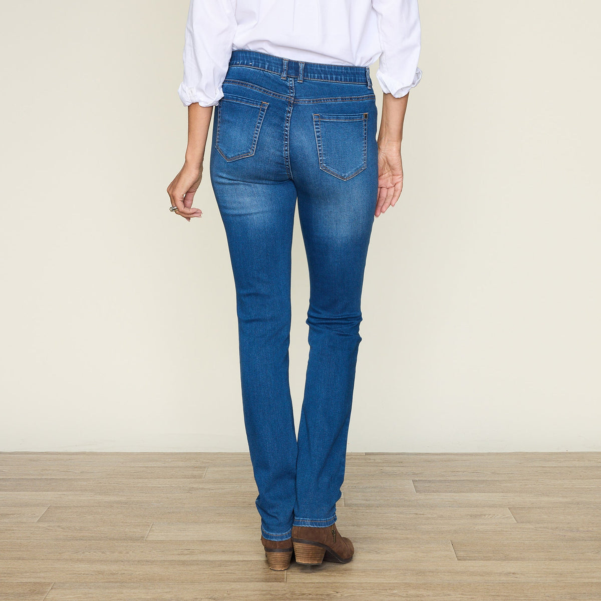 Signature Slimming Shaped Fit Tapered Leg Jean - Medium Stonewash