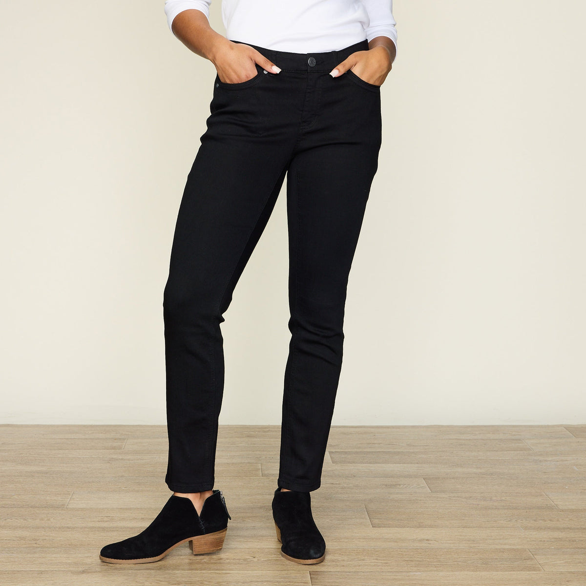 Signature Slimming Shaped Fit Tapered Leg Jean - Black